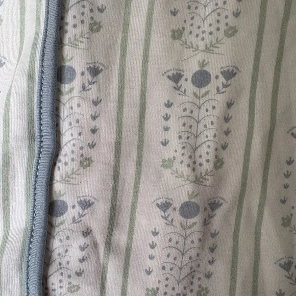 Floral Patterned Short Sleeve Top - Picture 5 of 7